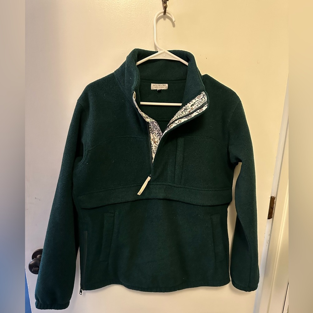 BNWOT Wildelore All Phases Fleece green size small
